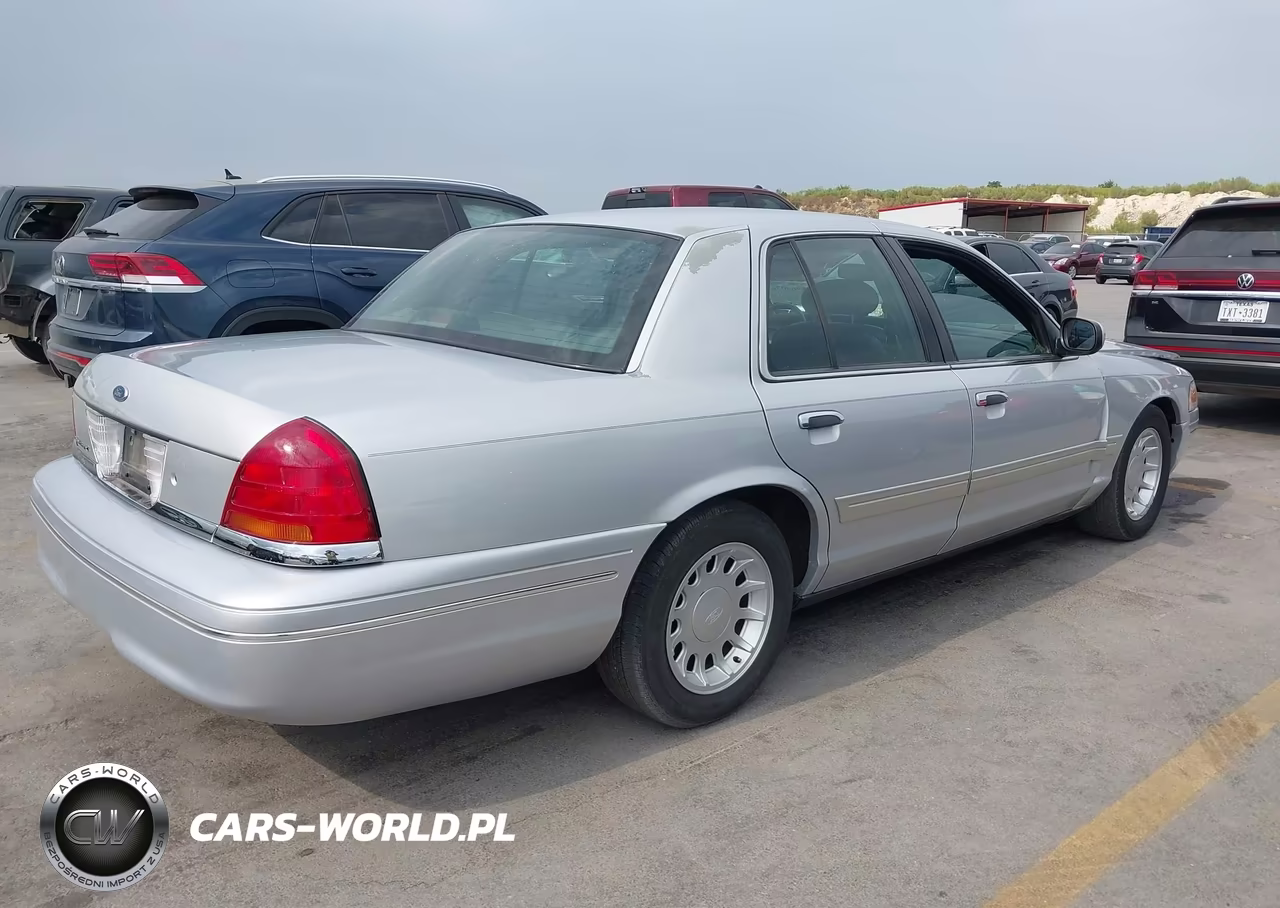 2002 Ford Crown Victoria Lx VIN:2FAFP74W82X159890 - 4