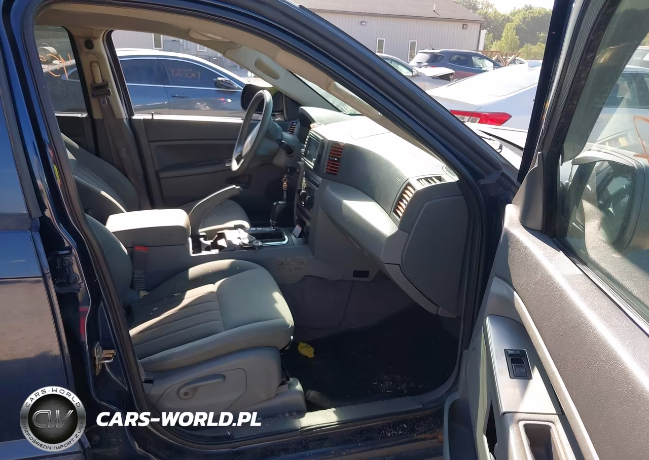 2005 Jeep Grand Cherokee Laredo VIN:1J4GR48K55C710576 - 5