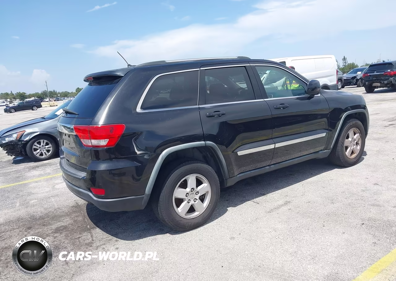 2012 Jeep Grand Cherokee Laredo VIN:1C4RJFAGXCC221482 - 4