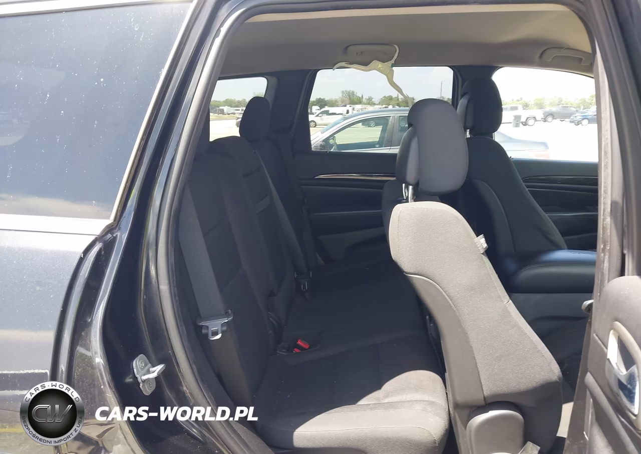 2012 Jeep Grand Cherokee Laredo VIN:1C4RJFAGXCC221482 - 8