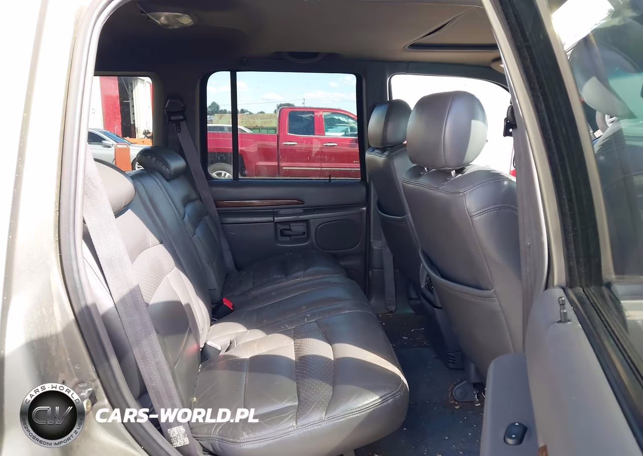 2000 Ford Explorer Limited VIN:1FMDU75E2YZB93158 - 8