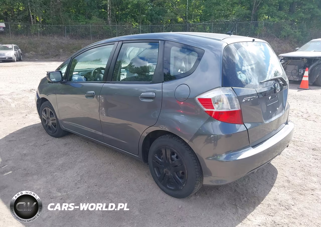 2011 Honda Fit VIN:JHMGE8H38BS007409 - 3
