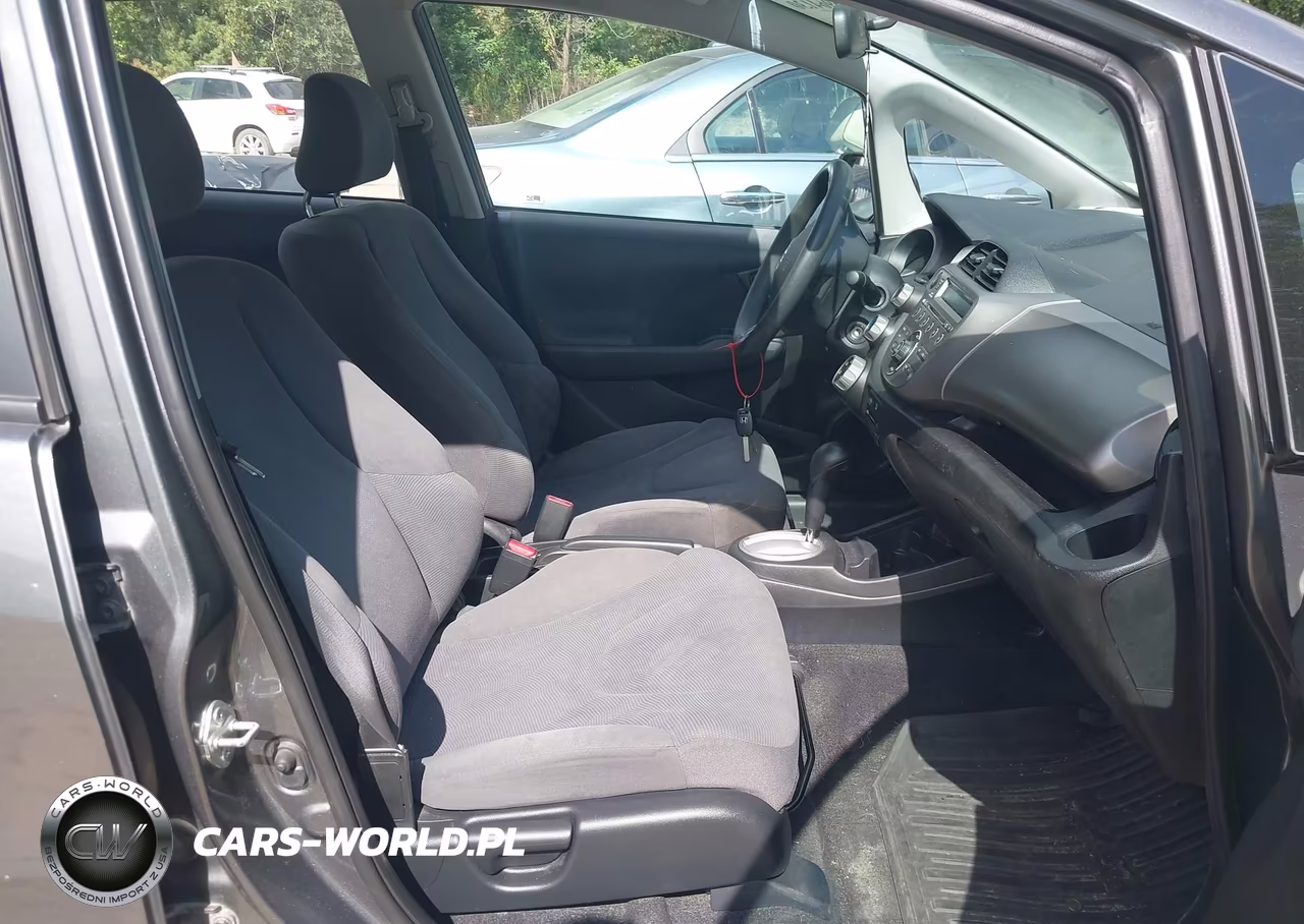 2011 Honda Fit VIN:JHMGE8H38BS007409 - 5