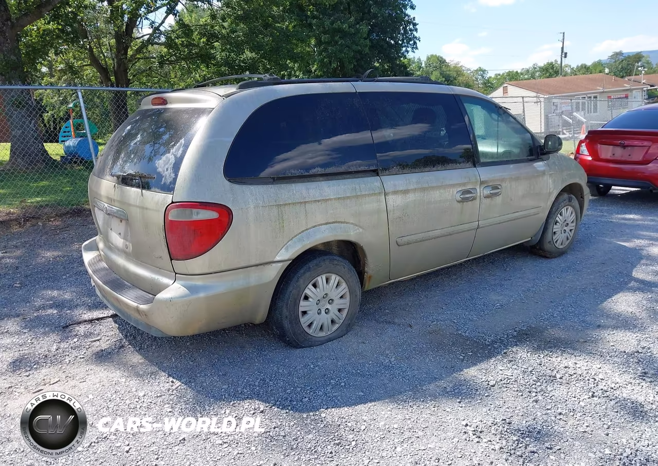 2005 Chrysler Town & Country Lx VIN:2C4GP44RX5R174889 - 4