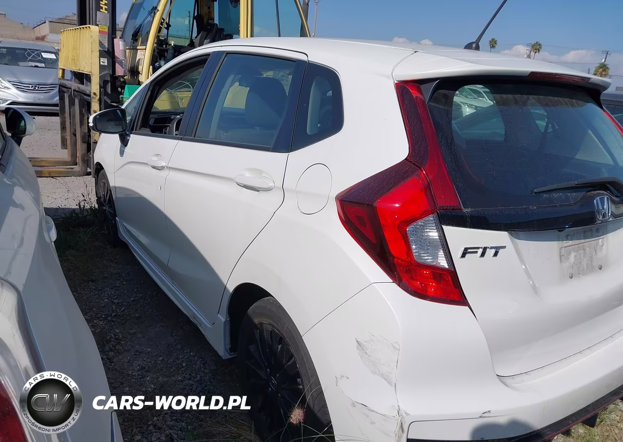 2020 Honda Fit Sport VIN:3HGGK5H6XLM726742 - 3