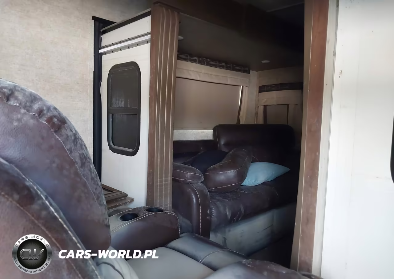 2018 Forest River Sierra 379Flok VIN:4X4FSEP22JJ044693 - 8