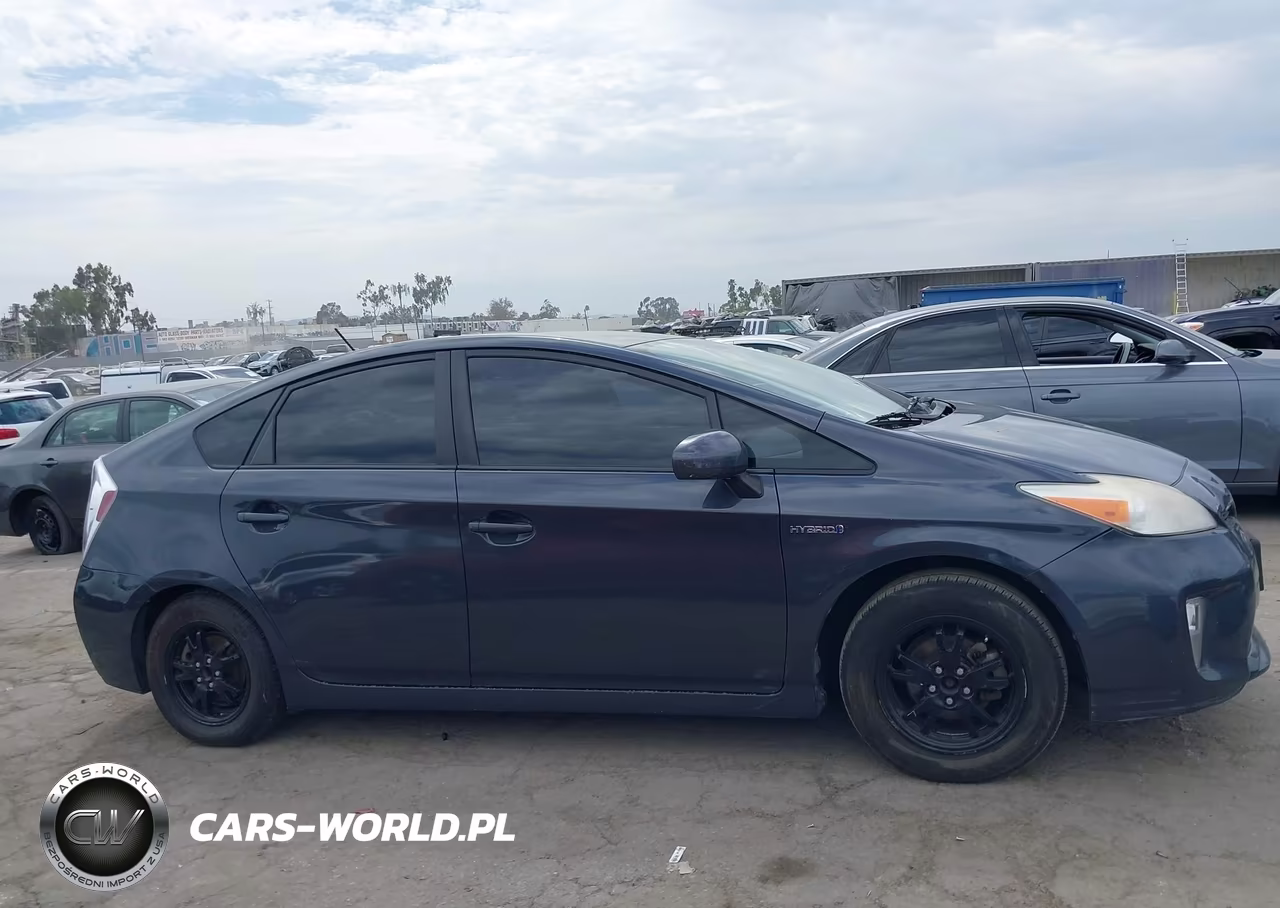 2012 Toyota Prius Three VIN:JTDKN3DU7C5492607 - 13