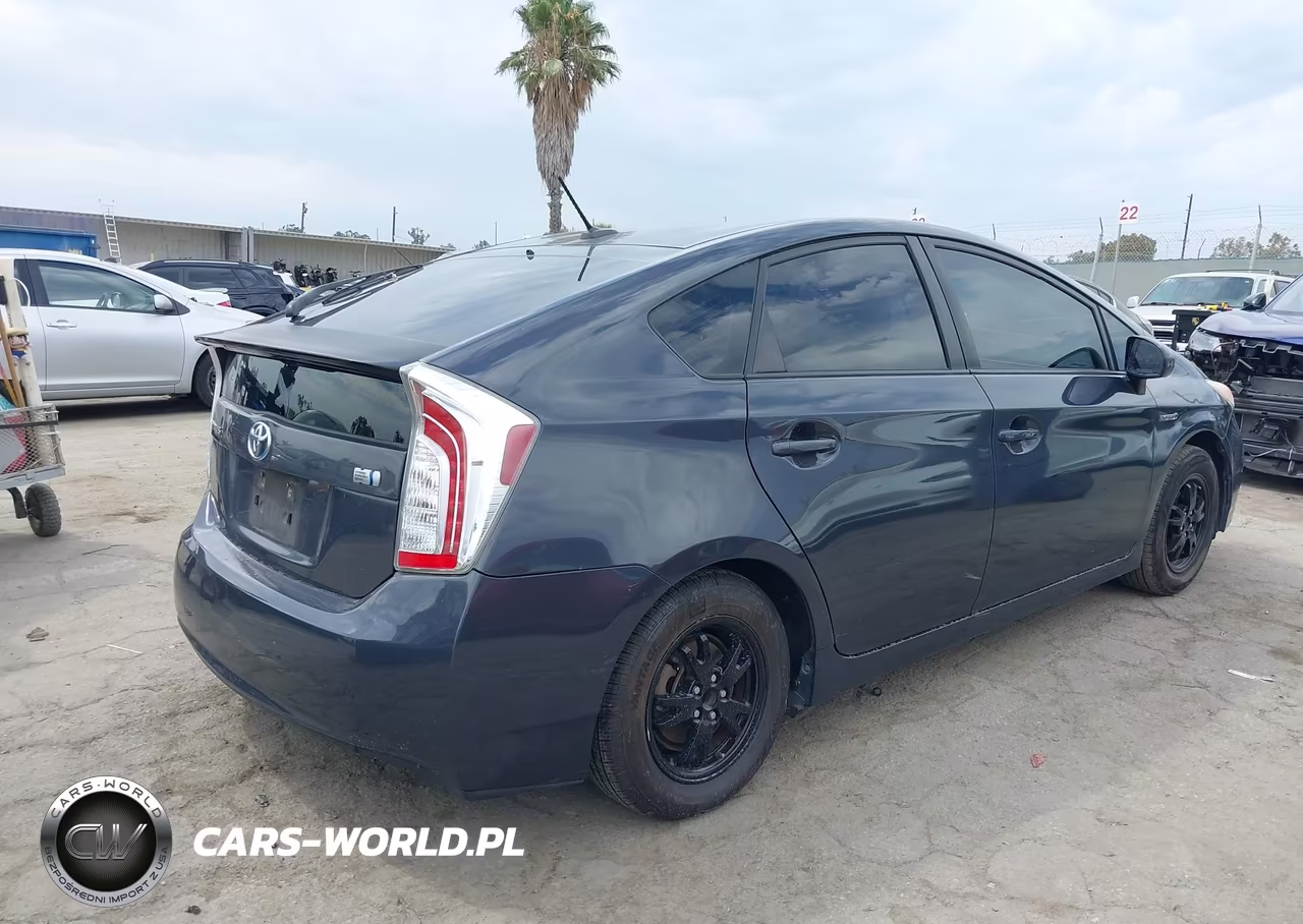 2012 Toyota Prius Three VIN:JTDKN3DU7C5492607 - 4
