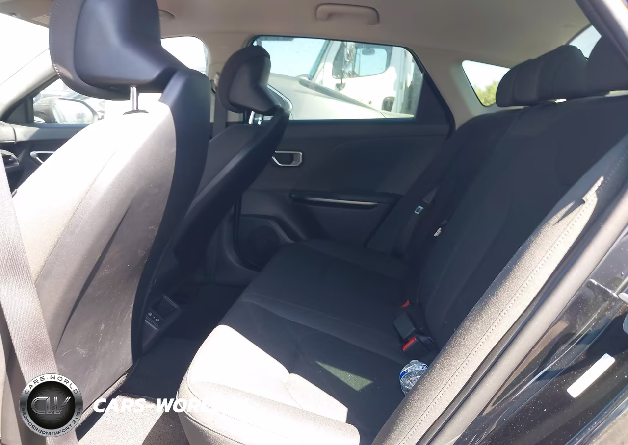 2026 Kia K4 Lxs VIN:3KPFT4DE8TE321570 - 8