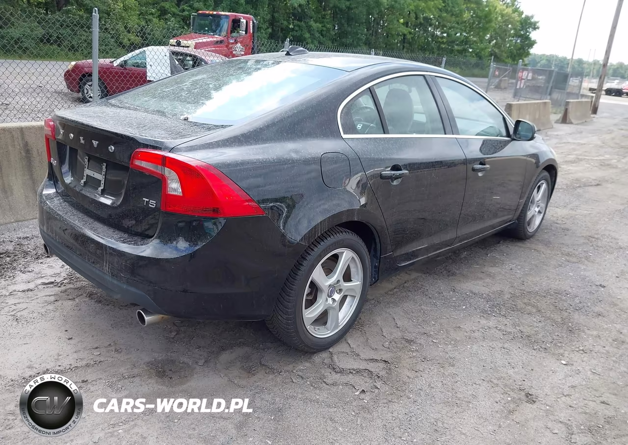 2013 Volvo S60 T5 VIN:YV1612FS7D2180609 - 4