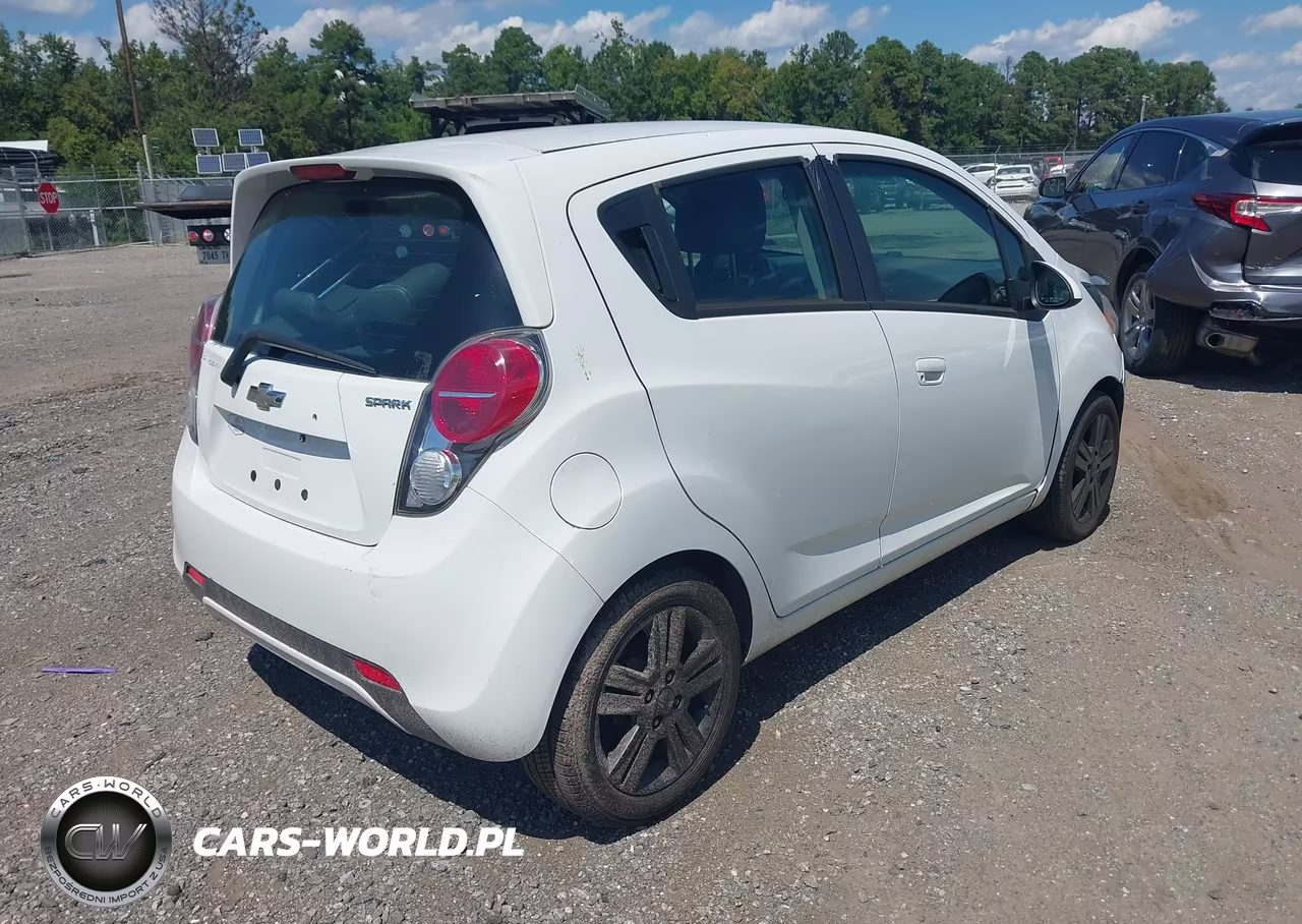 2015 Chevrolet Spark Ls Cvt VIN:KL8CB6S92FC801292 - 4