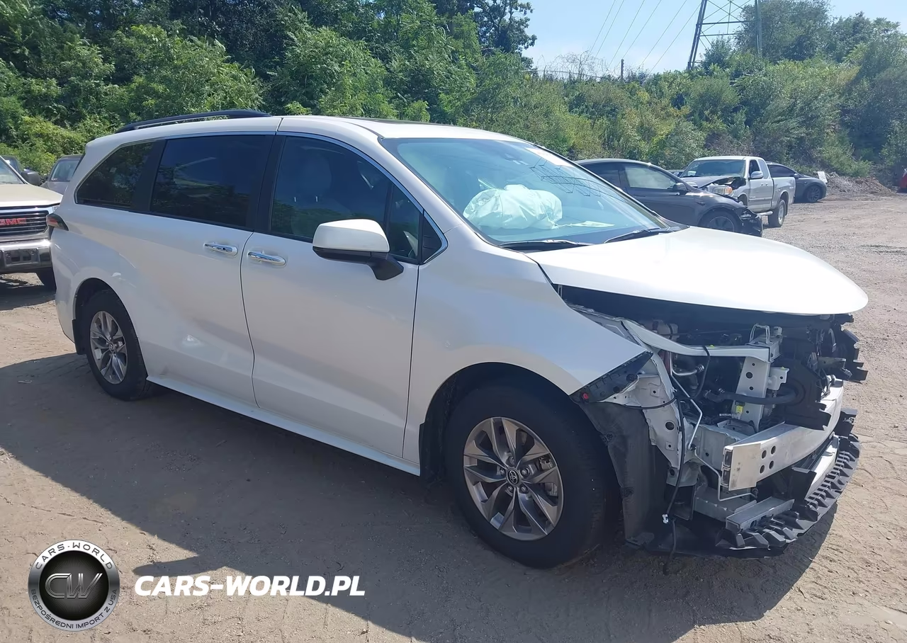 2025 Toyota Sienna Xle – zdjęcie 1 z 22