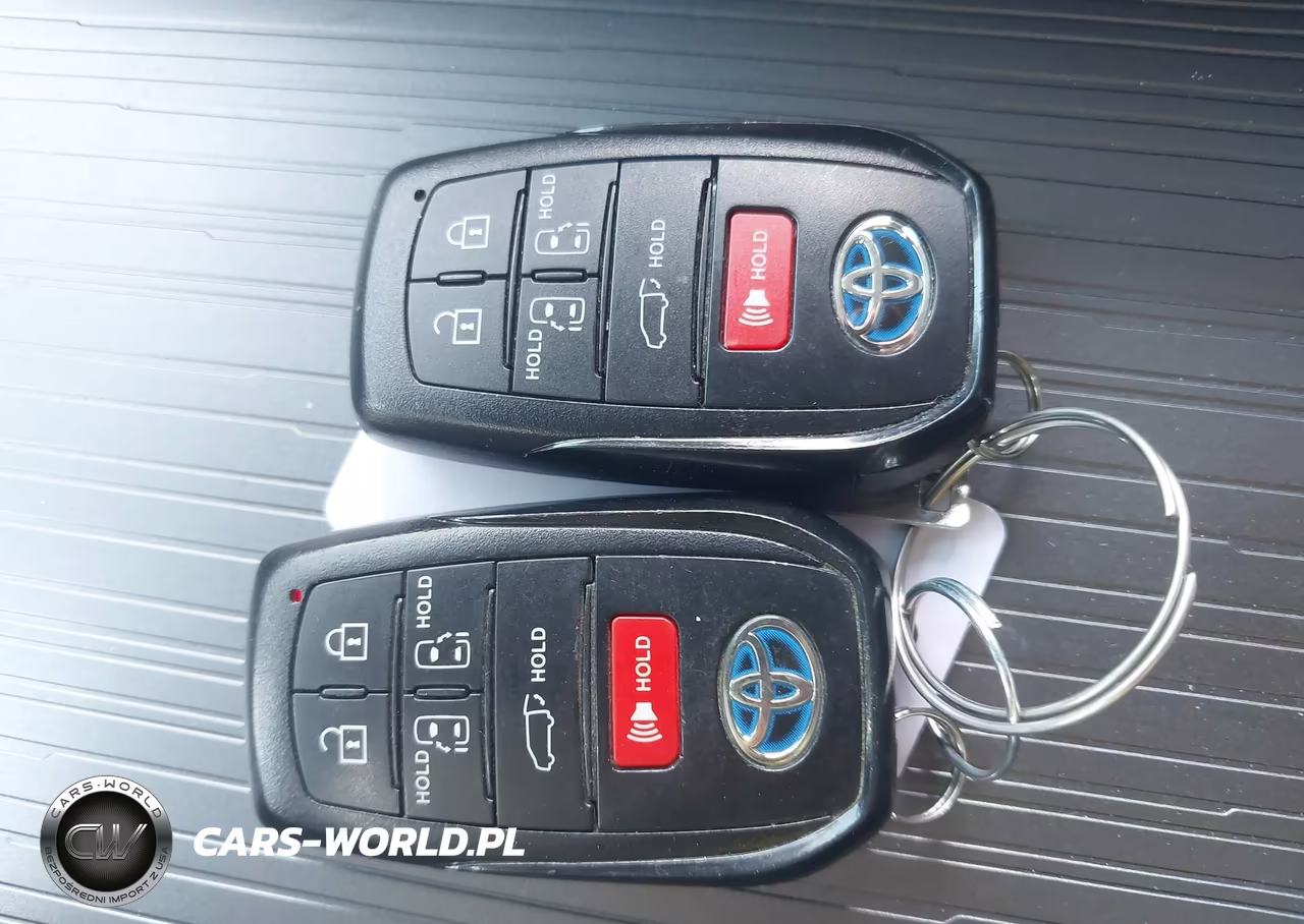 2025 Toyota Sienna Xle VIN:5TDJSKFC3SS186015 - 11