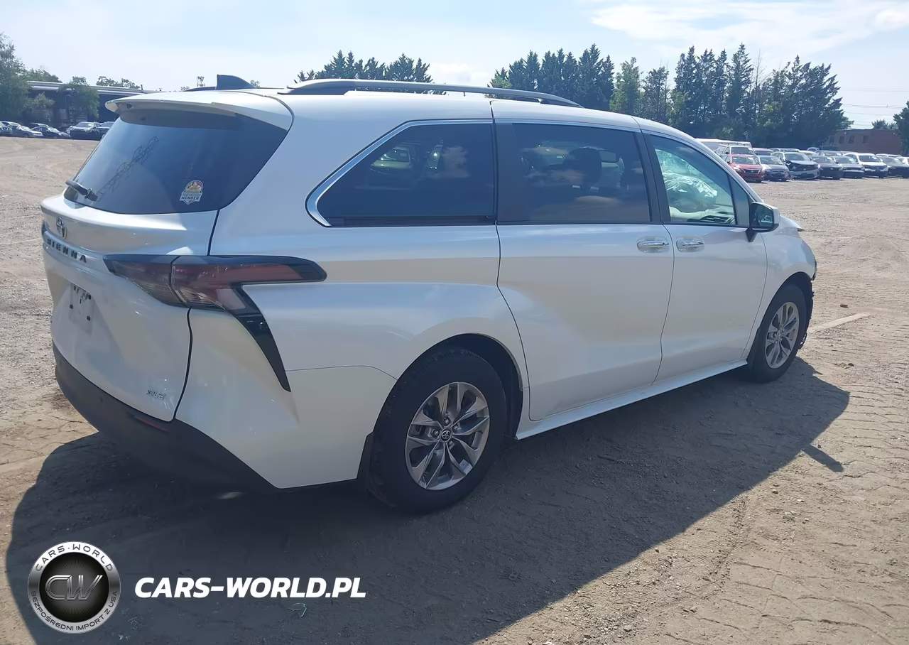 2025 Toyota Sienna Xle VIN:5TDJSKFC3SS186015 - 4