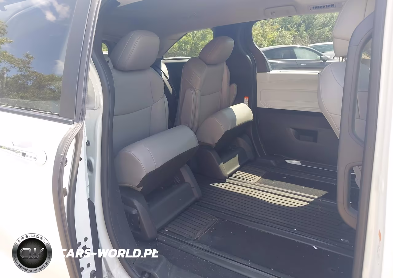 2025 Toyota Sienna Xle VIN:5TDJSKFC3SS186015 - 8