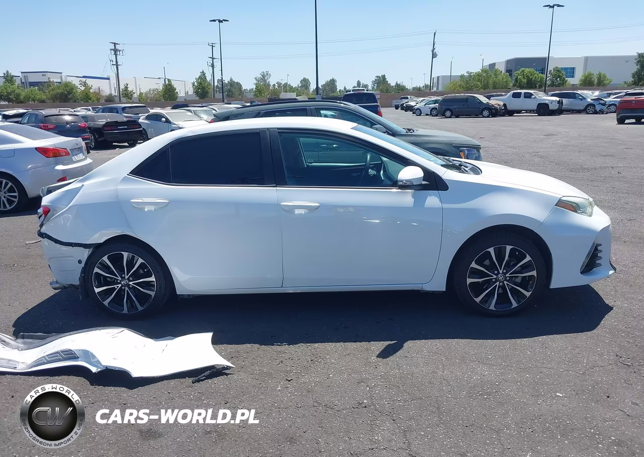 2018 Toyota Corolla Se VIN:5YFBURHE9JP785952 - 14