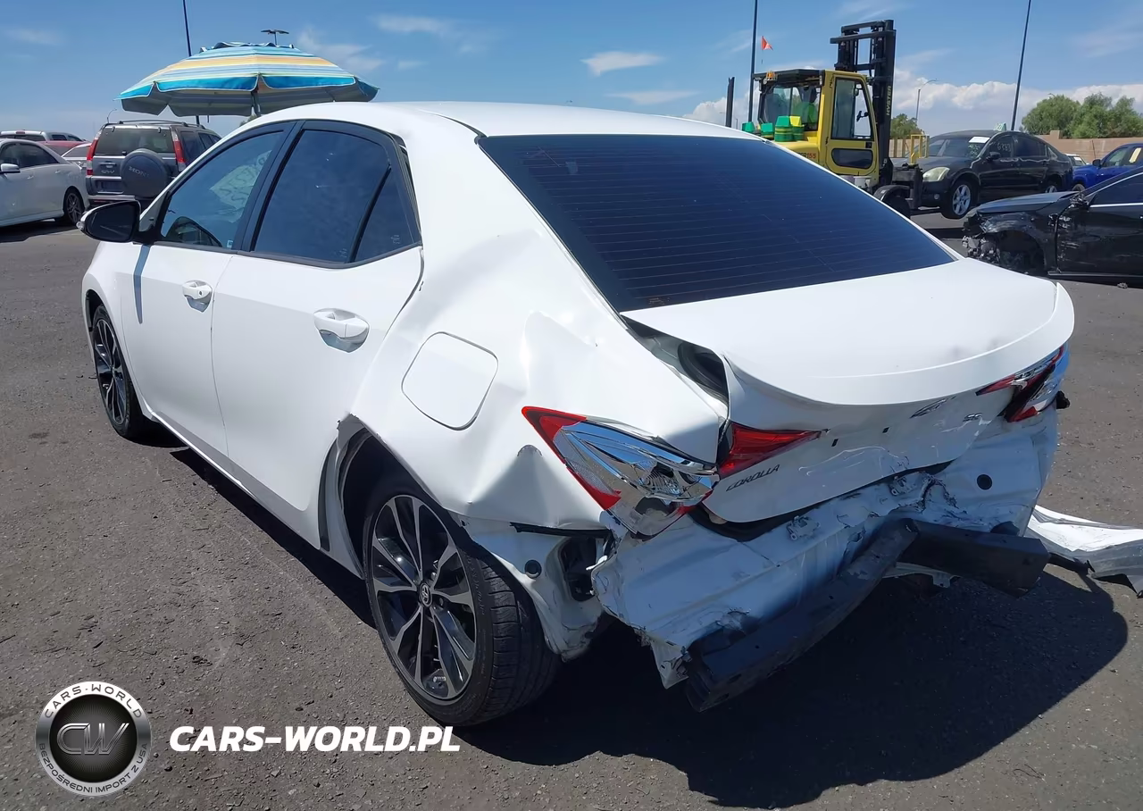 2018 Toyota Corolla Se VIN:5YFBURHE9JP785952 - 3