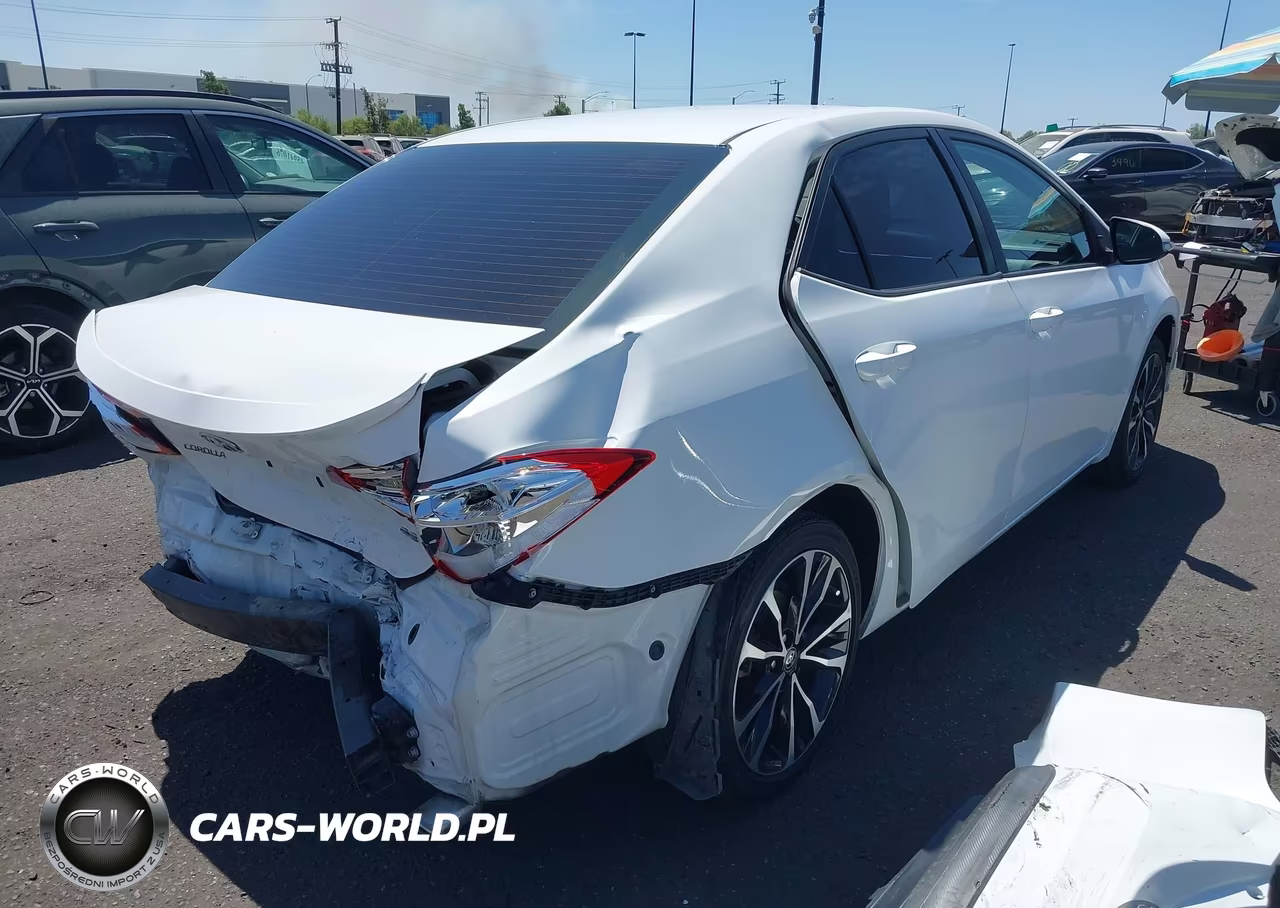 2018 Toyota Corolla Se VIN:5YFBURHE9JP785952 - 4