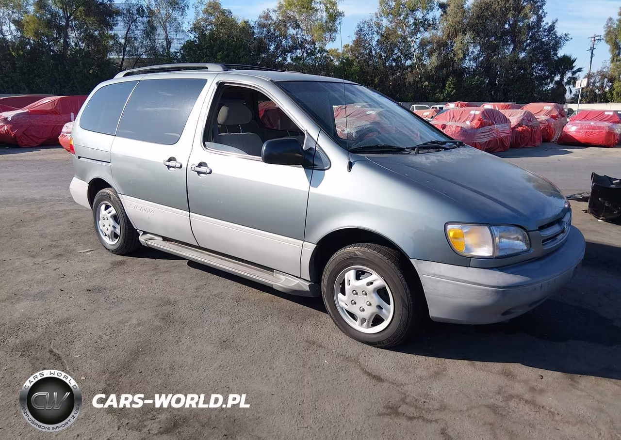 2000 Toyota Sienna Le