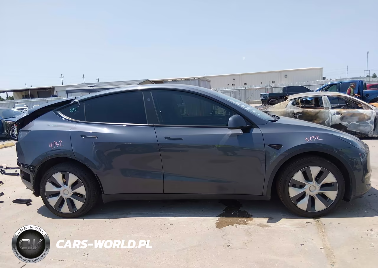 2023 Tesla Model Y Awd-Long Range Dual Motor All-Wheel Drive VIN:7SAYGDEE8PA211842 - 14