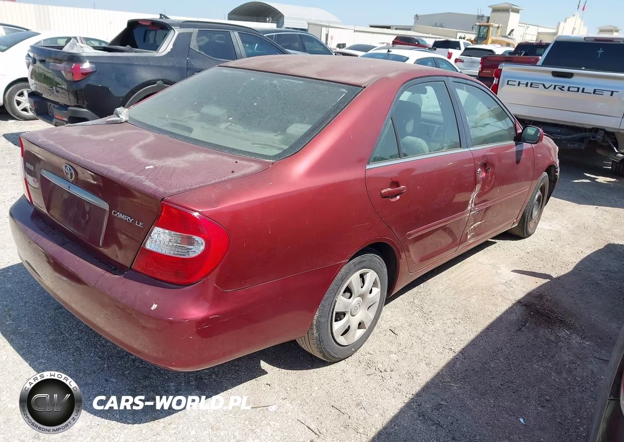 2002 Toyota Camry Le VIN:4T1BE32K92U083123 - 4
