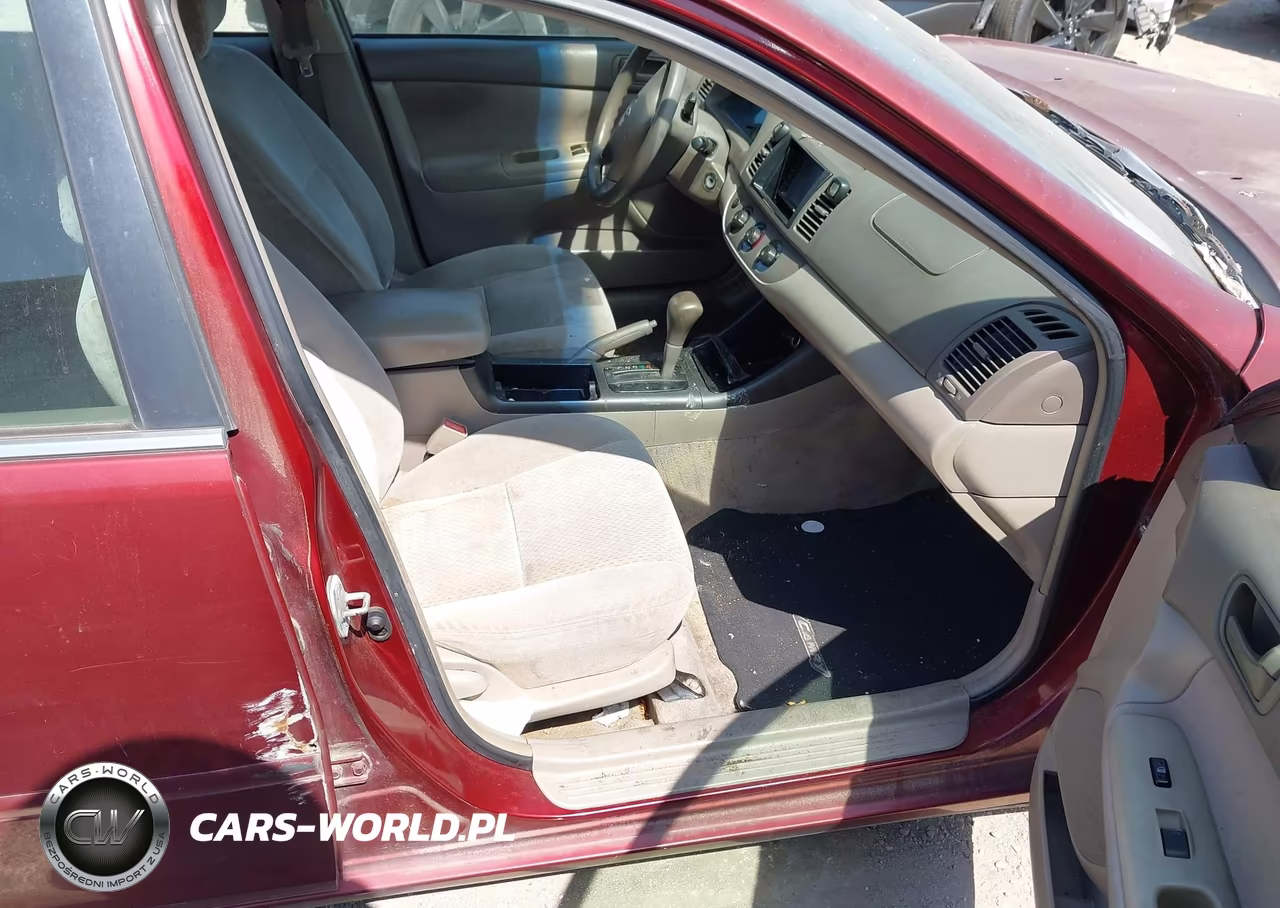 2002 Toyota Camry Le VIN:4T1BE32K92U083123 - 5