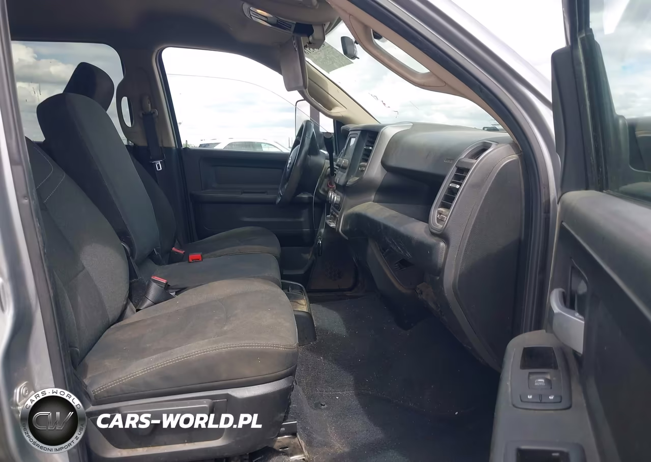 2019 Ram 2500 Tradesman 4X4 6'4 Box VIN:3C6UR5CL6KG616348 - 5