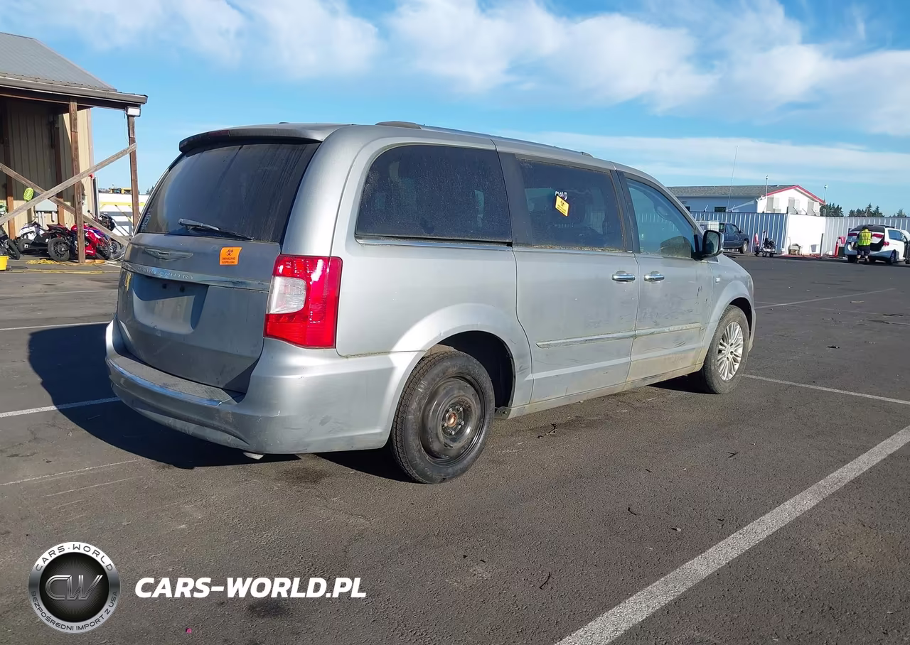 2014 Chrysler Town & Country Touring-L 30Th Anniversary VIN:2C4RC1CG9ER195963 - 4