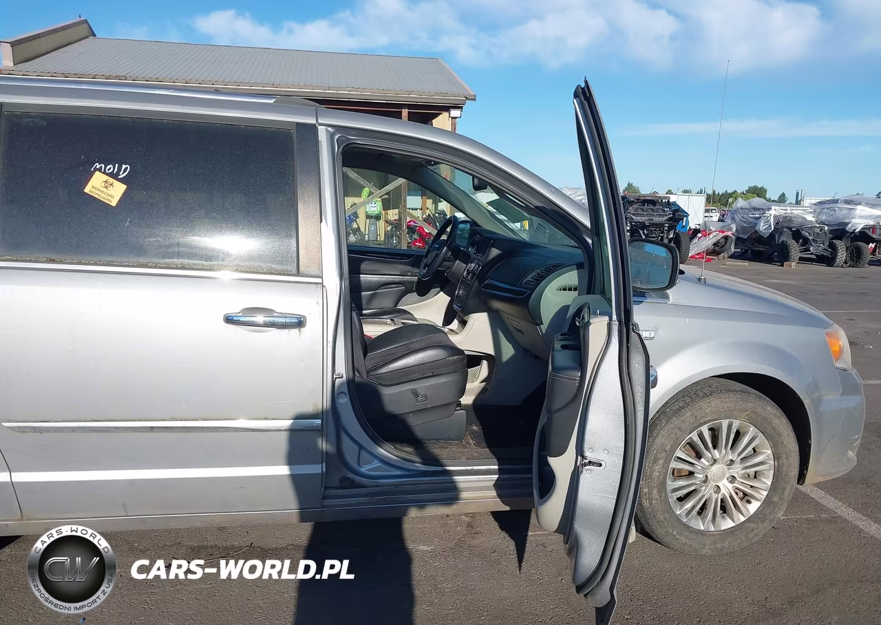 2014 Chrysler Town & Country Touring-L 30Th Anniversary VIN:2C4RC1CG9ER195963 - 5
