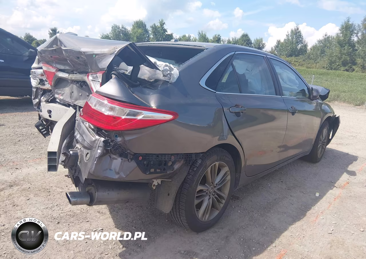 2015 Toyota Camry Se VIN:4T1BF1FK0FU006299 - 4