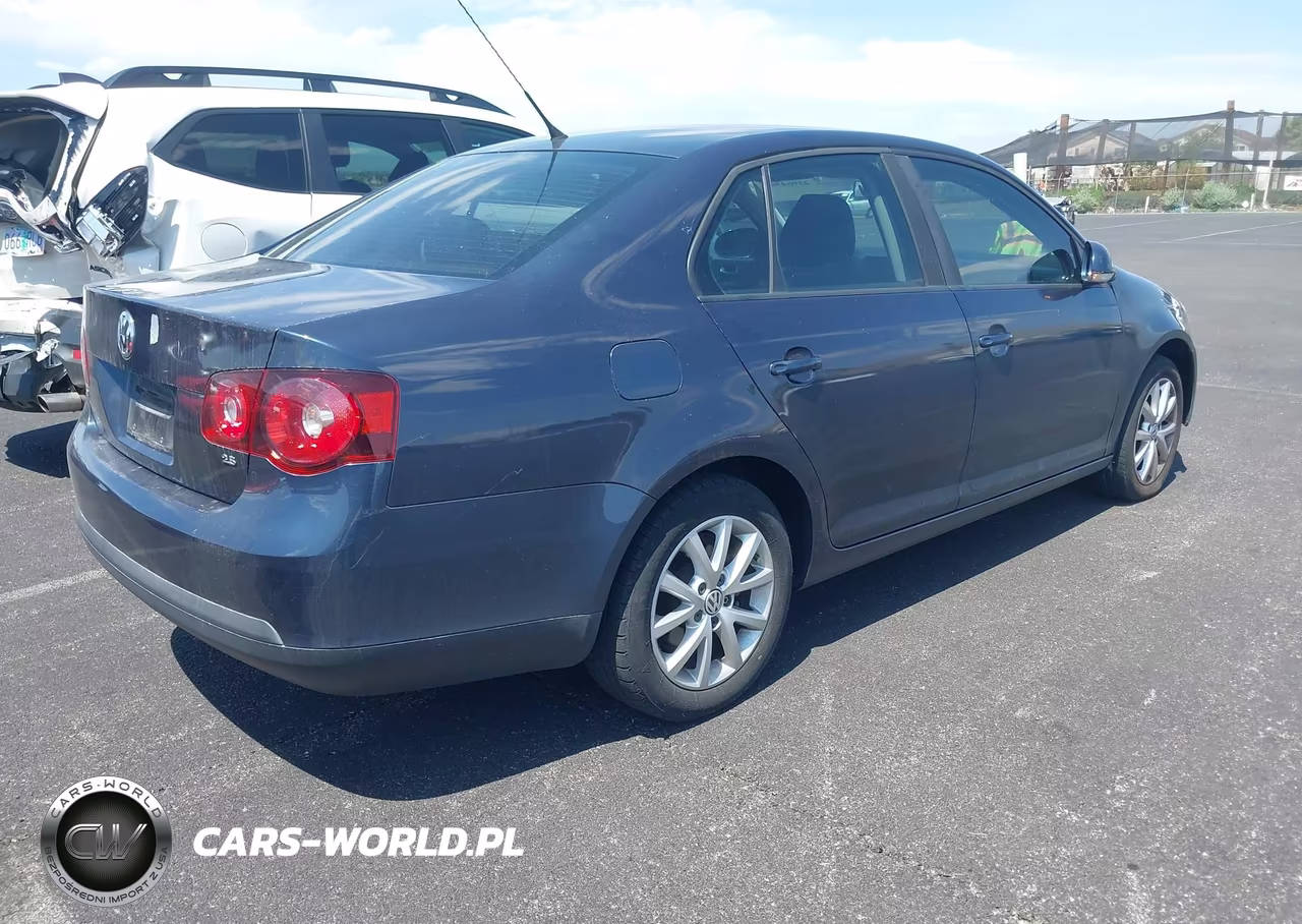 2010 Volkswagen Jetta Limited Edition VIN:3VWAZ7AJ0AM135856 - 4