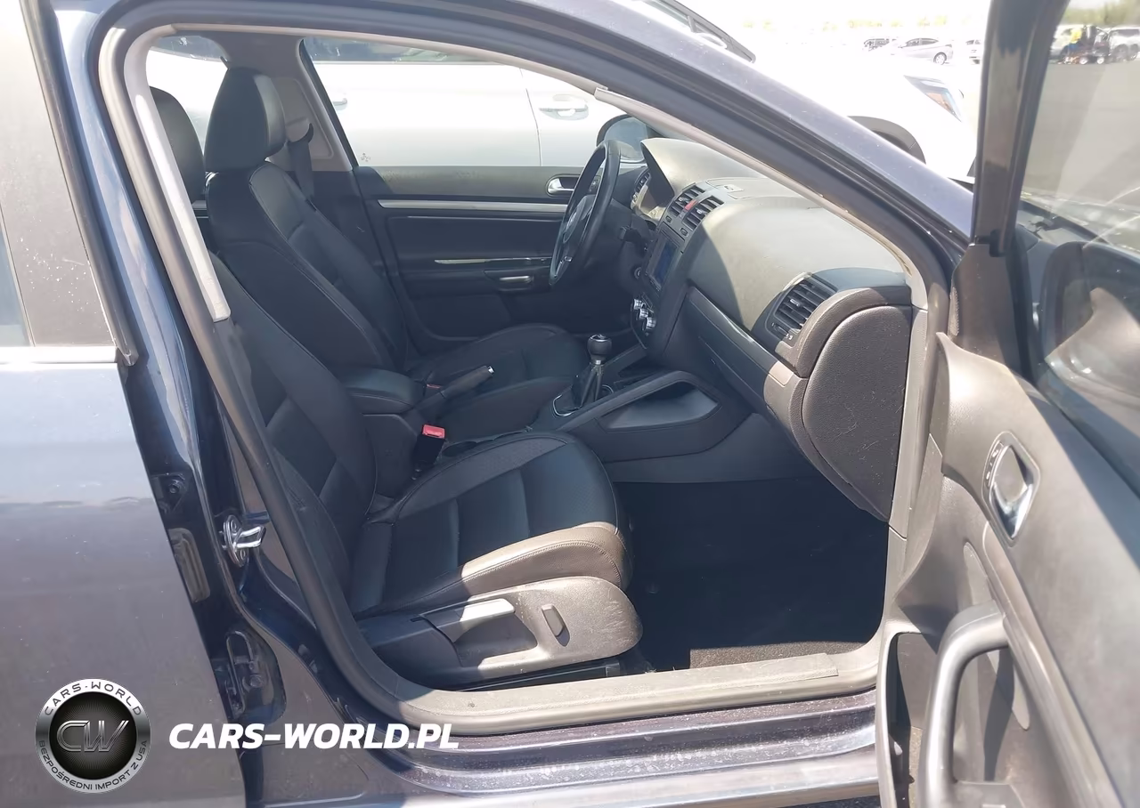 2010 Volkswagen Jetta Limited Edition VIN:3VWAZ7AJ0AM135856 - 5