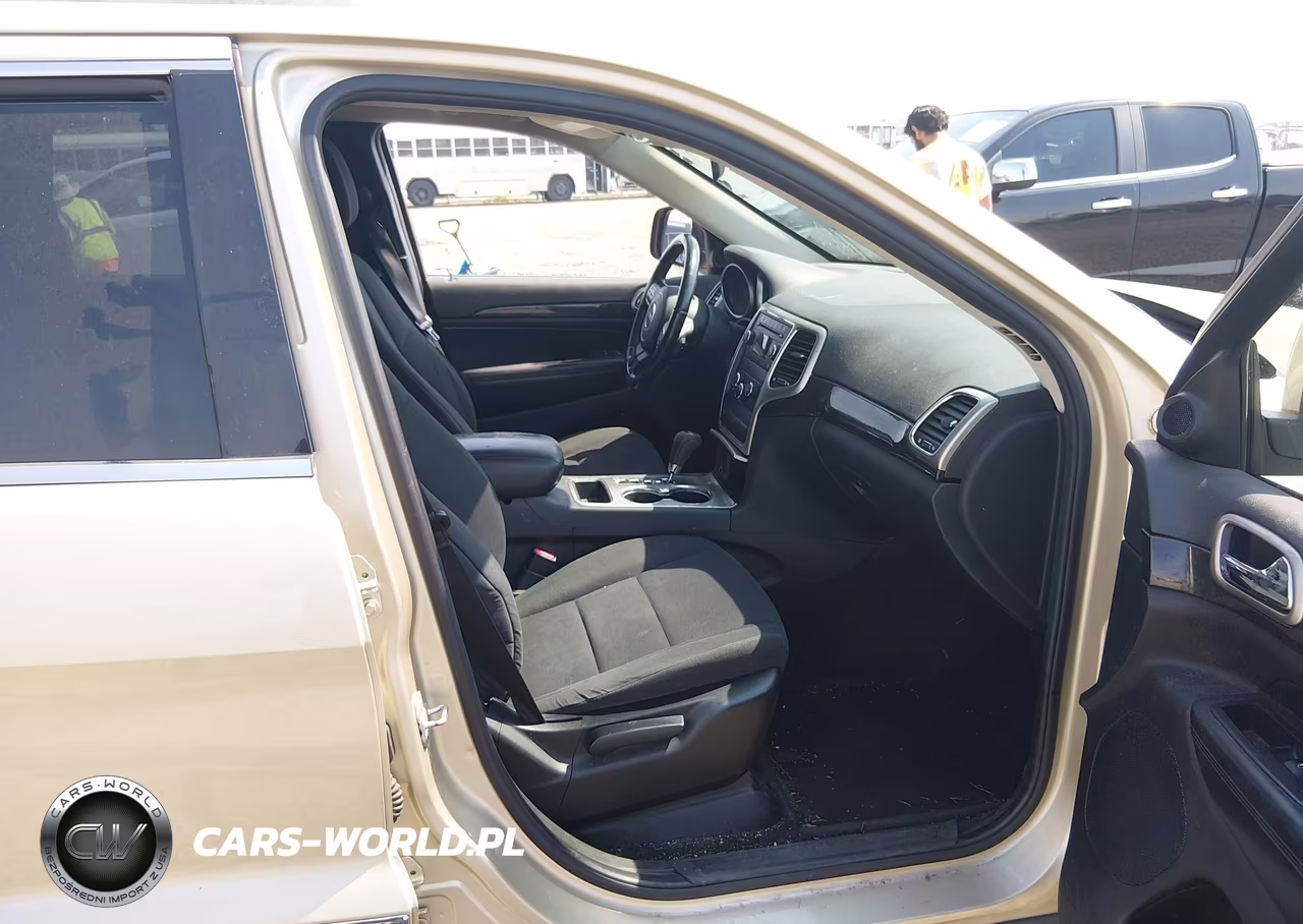 2011 Jeep Grand Cherokee Laredo VIN:1J4RR4GG3BC582694 - 5