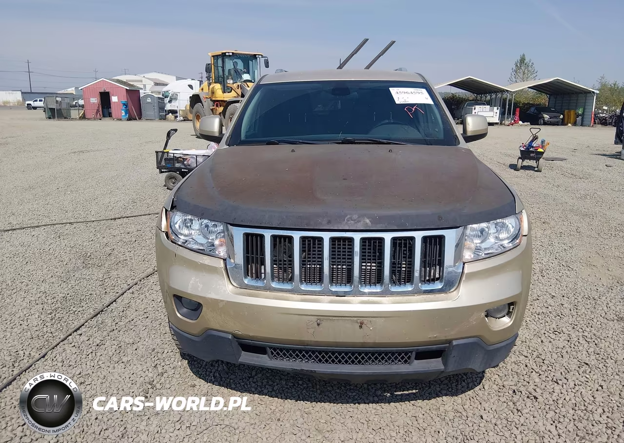 2011 Jeep Grand Cherokee Laredo VIN:1J4RR4GG3BC582694 - 6