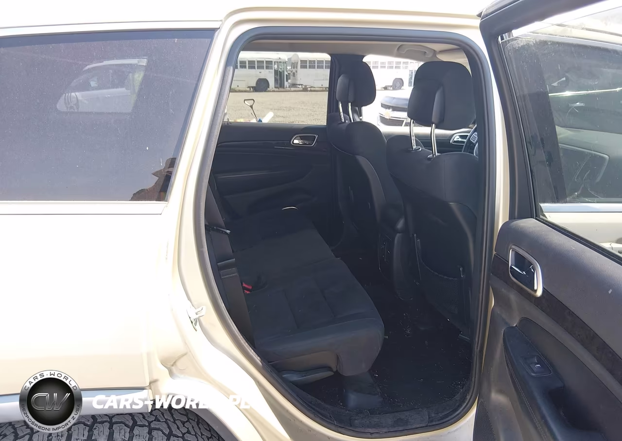 2011 Jeep Grand Cherokee Laredo VIN:1J4RR4GG3BC582694 - 8