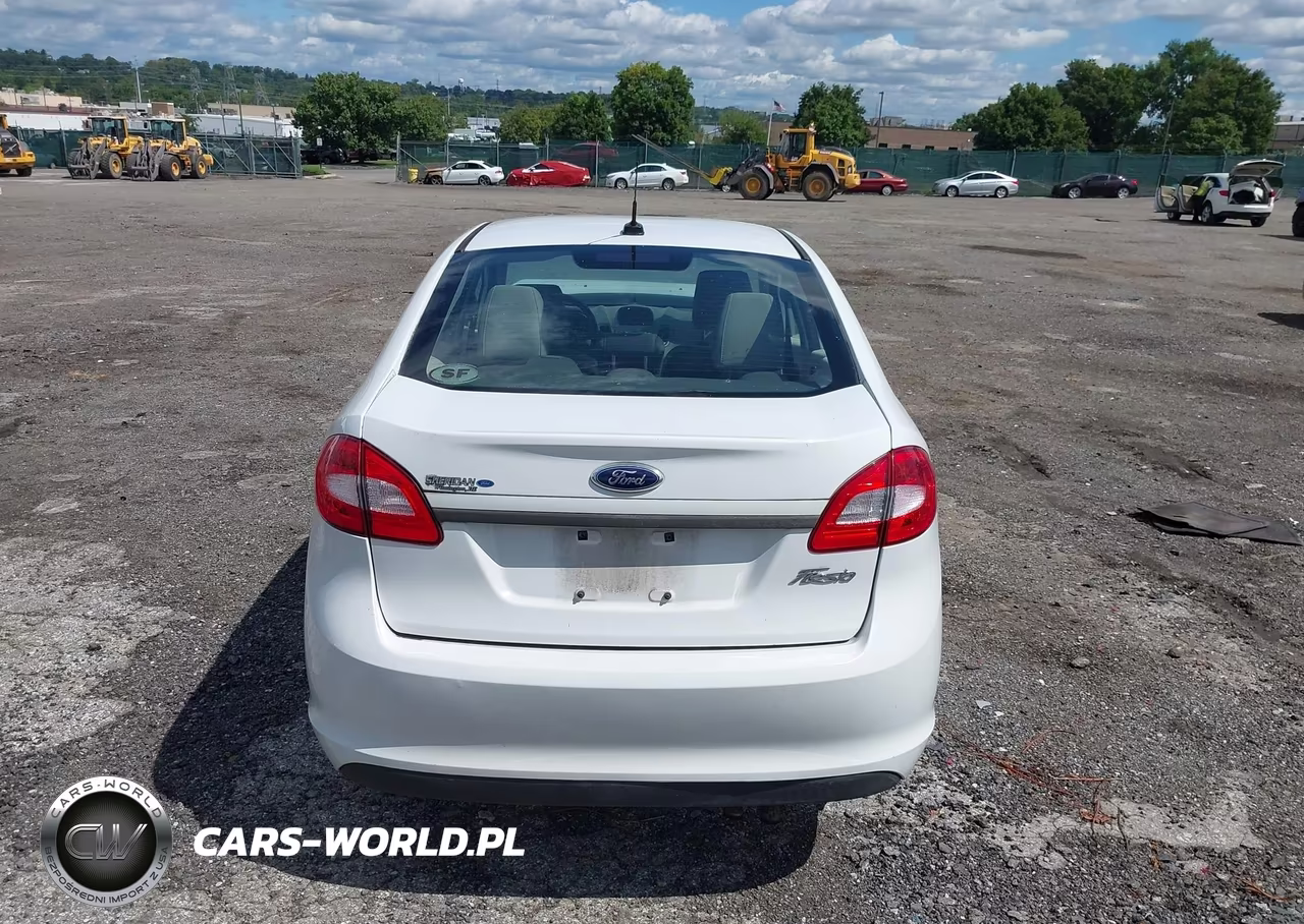 2013 Ford Fiesta S VIN:3FADP4AJ7DM113657 - 16