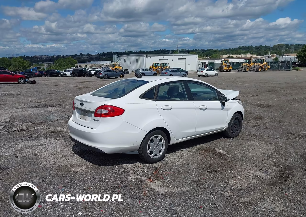 2013 Ford Fiesta S VIN:3FADP4AJ7DM113657 - 4