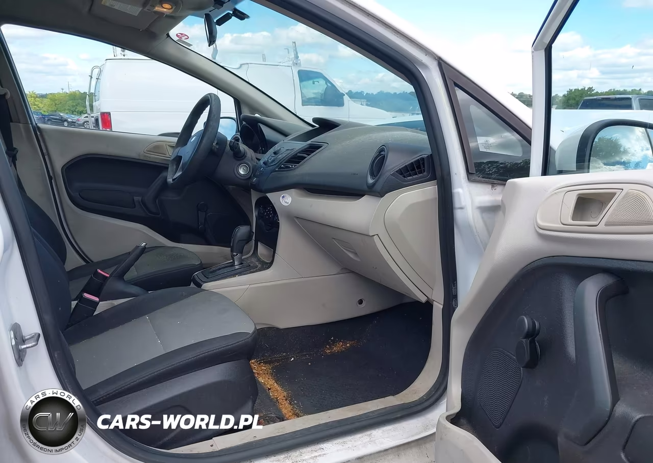 2013 Ford Fiesta S VIN:3FADP4AJ7DM113657 - 5