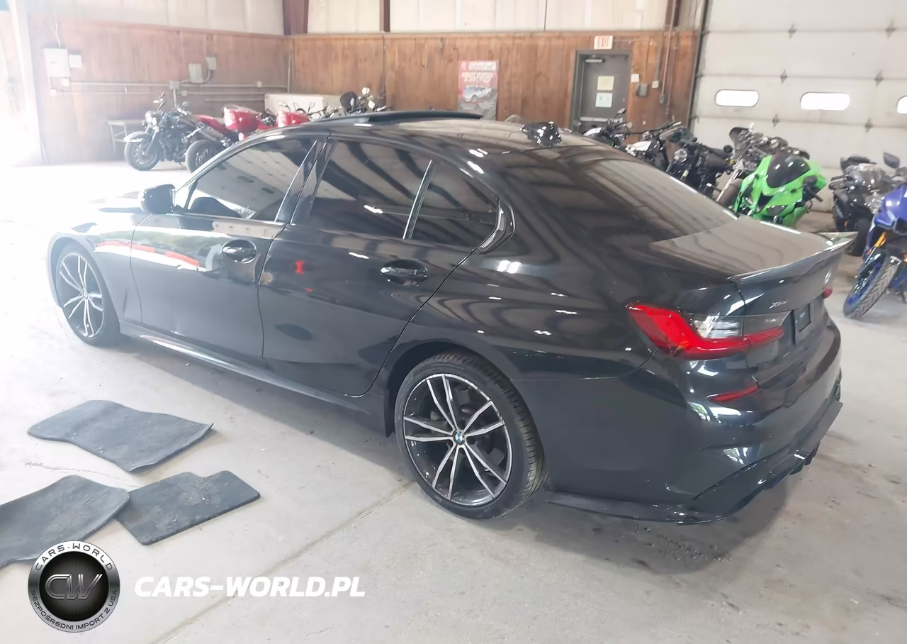 2019 BMW 330I xDrive VIN:WBA5R7C51KAJ81048 - 3