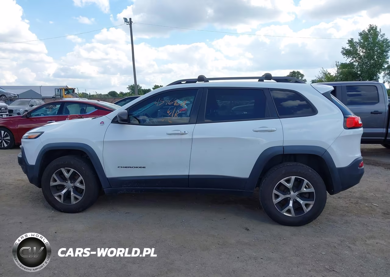 2015 Jeep Cherokee Trailhawk VIN:1C4PJMBSXFW563578 - 14