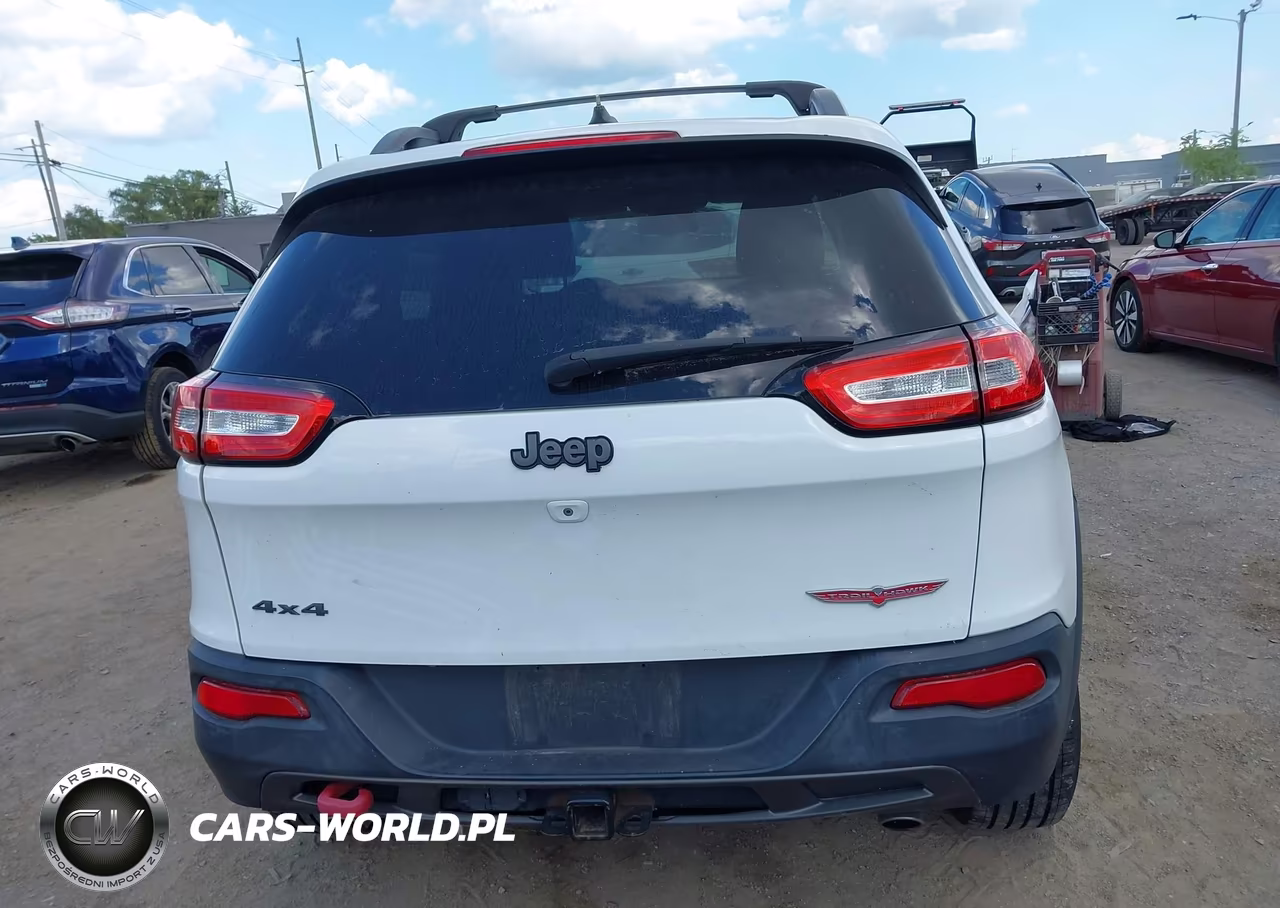 2015 Jeep Cherokee Trailhawk VIN:1C4PJMBSXFW563578 - 16