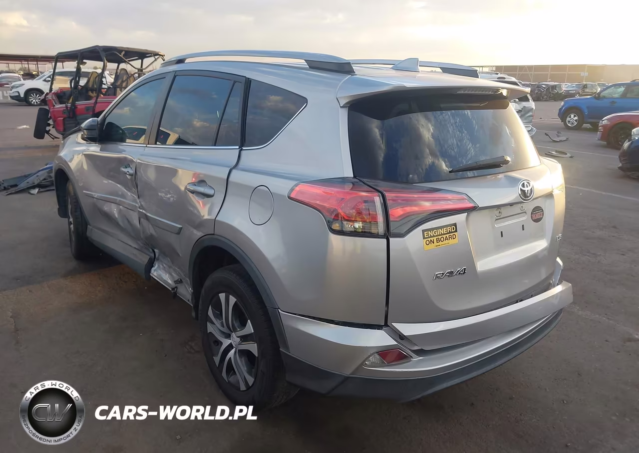 2018 Toyota Rav4 Le VIN:2T3ZFREV7JW407616 - 3