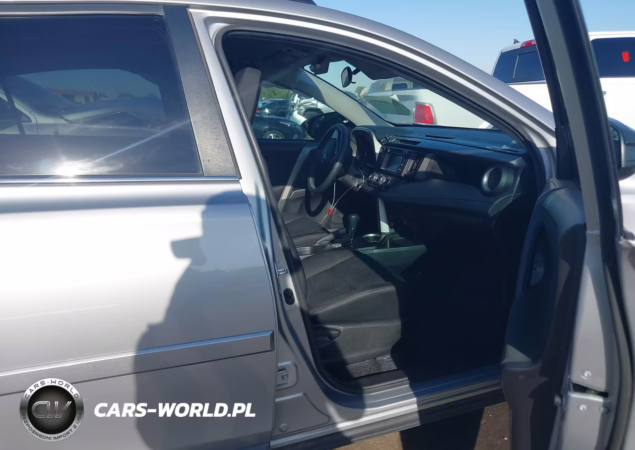 2018 Toyota Rav4 Le VIN:2T3ZFREV7JW407616 - 5