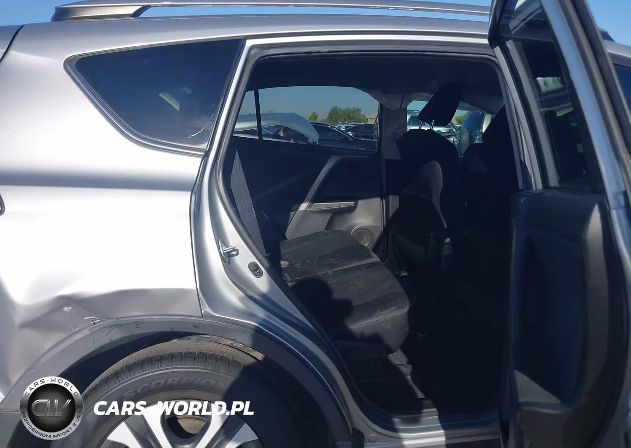 2018 Toyota Rav4 Le VIN:2T3ZFREV7JW407616 - 8