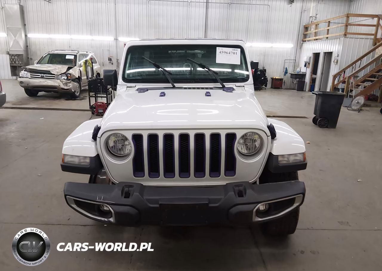 2018 Jeep Wrangler Unlimited Sahara 4X4 VIN:1C4HJXEG6JW135707 - 13
