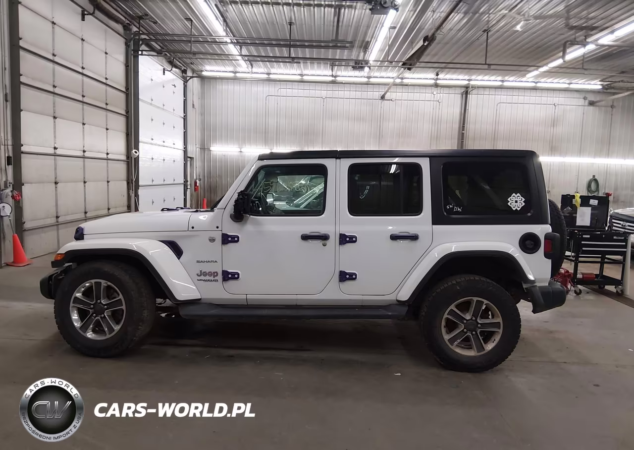 2018 Jeep Wrangler Unlimited Sahara 4X4 VIN:1C4HJXEG6JW135707 - 15