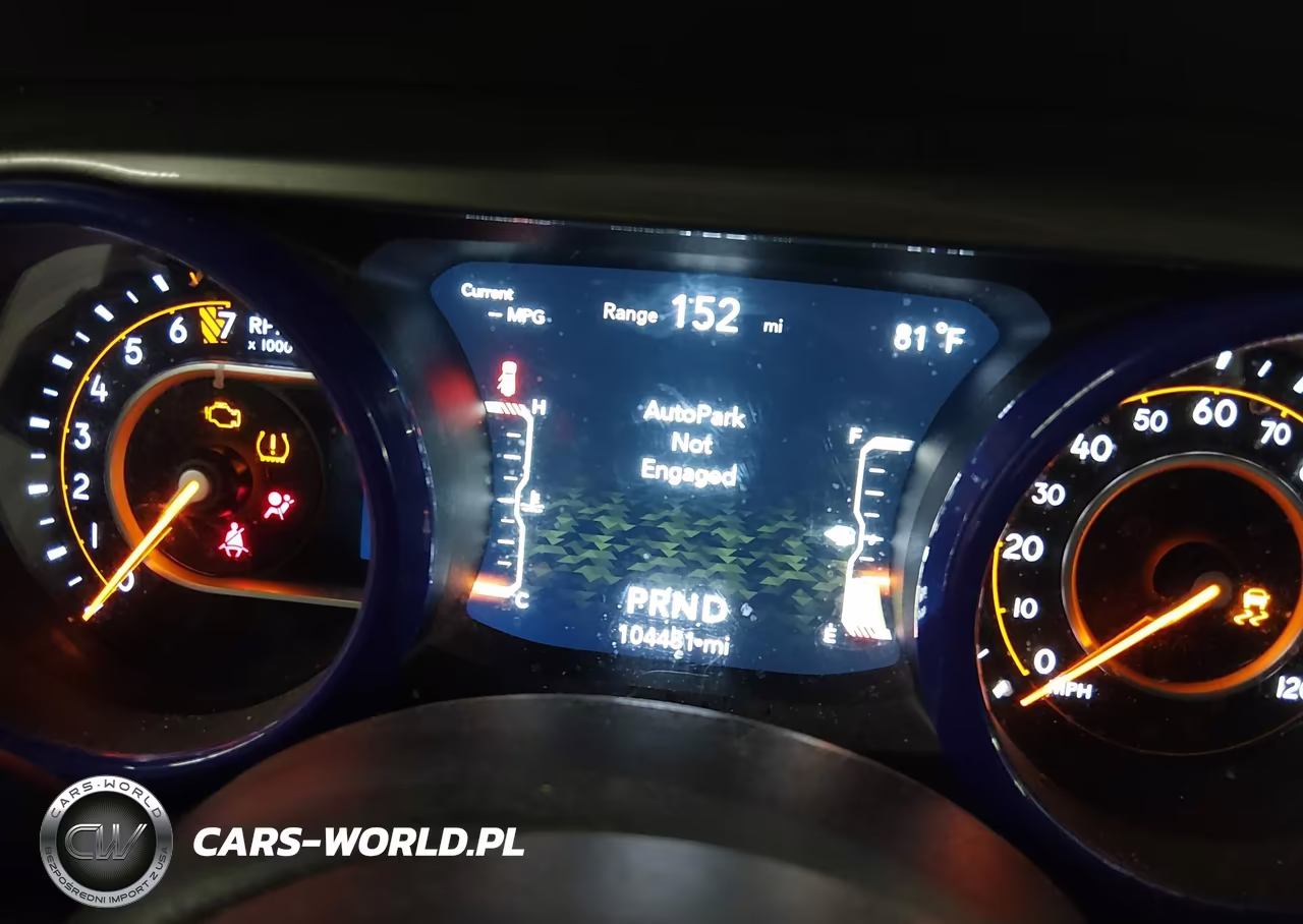 2018 Jeep Wrangler Unlimited Sahara 4X4 VIN:1C4HJXEG6JW135707 - 7