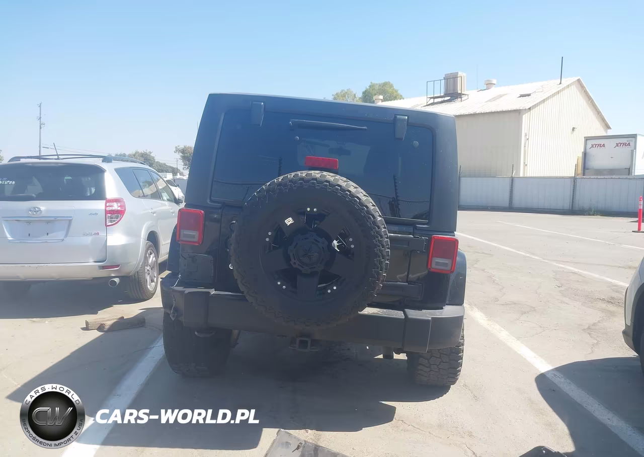 2012 Jeep Wrangler Unlimited Sahara VIN:1C4BJWEG2CL133196 - 17