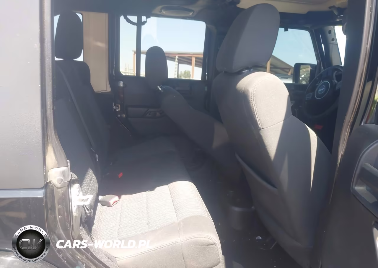 2012 Jeep Wrangler Unlimited Sahara VIN:1C4BJWEG2CL133196 - 8