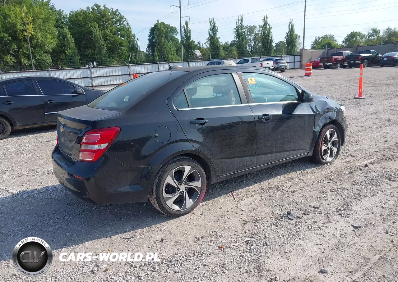 2017 Chevrolet Sonic Premier Auto VIN:1G1JF5SB5H4130139 - 4